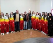 Atletas do handebol de Mercedes são homenageadas por convocações e bolsas esportivas