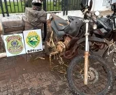 Motos são apreendidas com cigarros contrabandeados em Guaíra