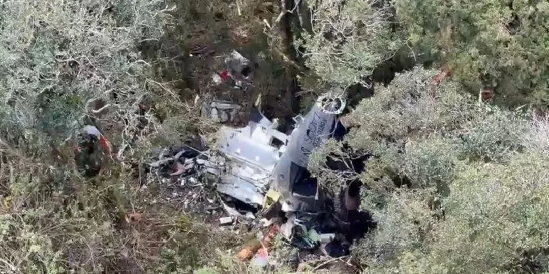 Bombeiros encontram helicóptero com corpo do cantor Rick em SC e confirmam mortes