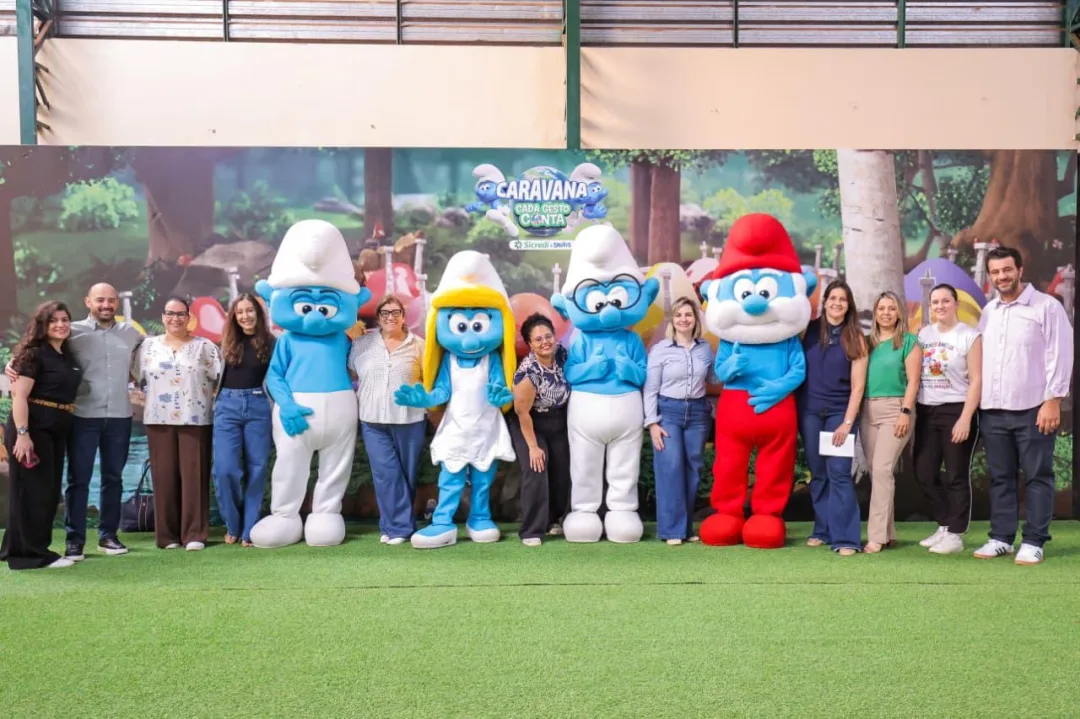 Sicredi e Smurfs transformam sustentabilidade em experiência para crianças em parceria inédita no Brasil