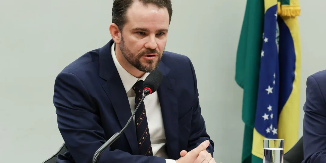 Financiador do filme Dark Horse recebeu dinheiro do crime organizado, diz ministro, em Brasília