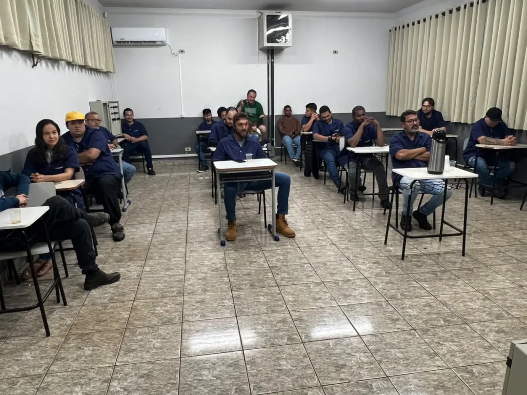 Curso de Eletricidade Industrial forma 19 alunos em Guaíra