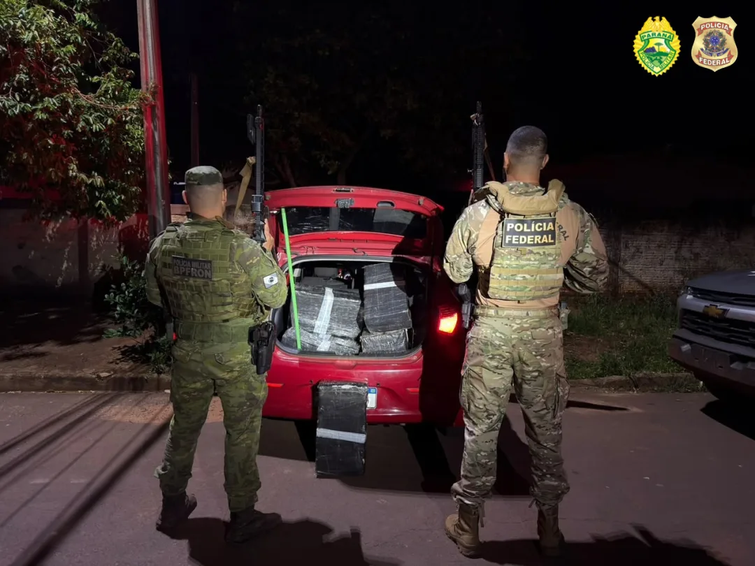 Dois homens são presos com 329 kg de maconha após veículo ser monitorado de Guaíra até Mundo Novo