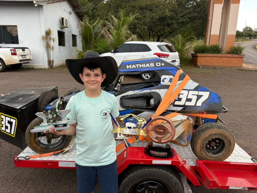 Aos 8 anos, piloto de Mercedes fica em 5º lugar no primeiro Brasileiro de Kartcross Cadete