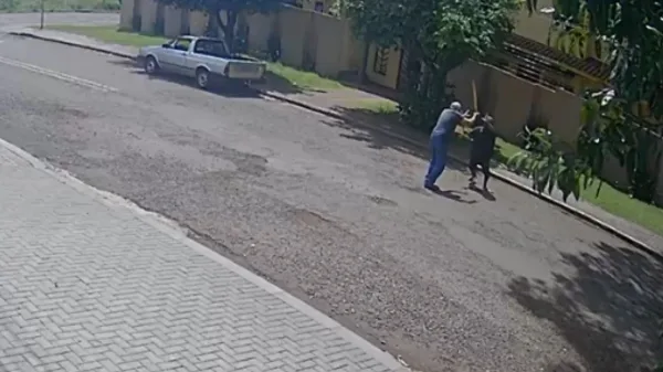 Idoso surpreende suspeito tentando furtar carro em Cascavel e é esfaqueado