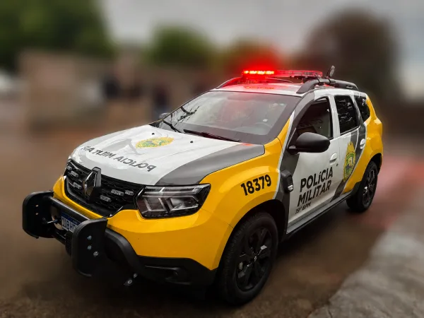 Proprietário percebe ação e impede furto de caminhonete em Mercedes