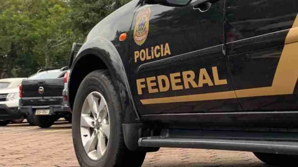 Paraguaio suspeito de furtos de Hilux é preso na aduana em Foz do Iguaçu