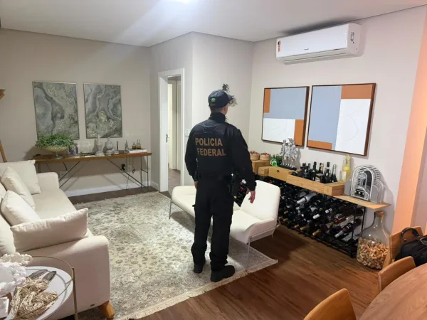 PF cumpre 16 mandados em operação contra extração ilegal de areia na região de Guaíra