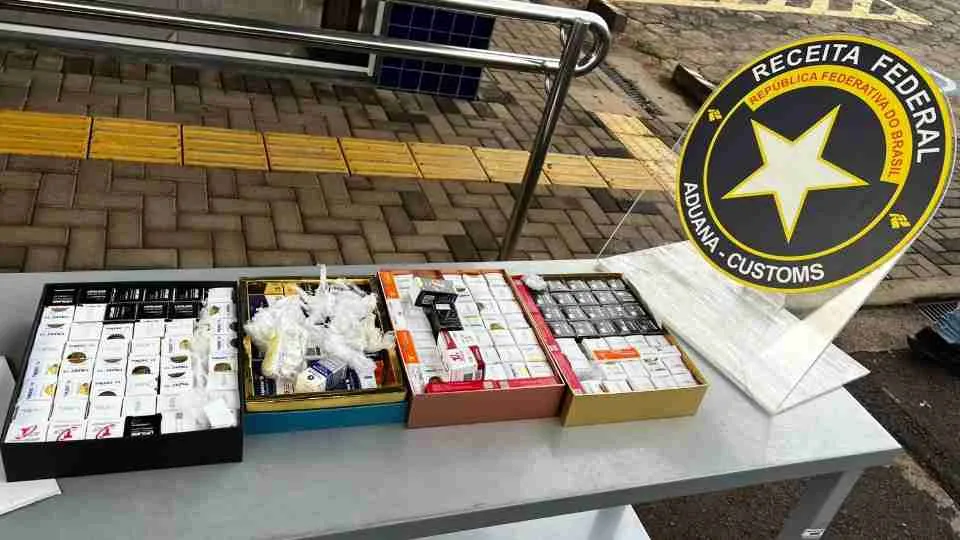 Receita apreende R$ 450 mil em medicamentos e eletrônicos em Santa Terezinha de Itaipu