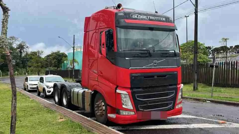 Homem é detido por receptação de caminhão furtado na BR-277, em Cascavel