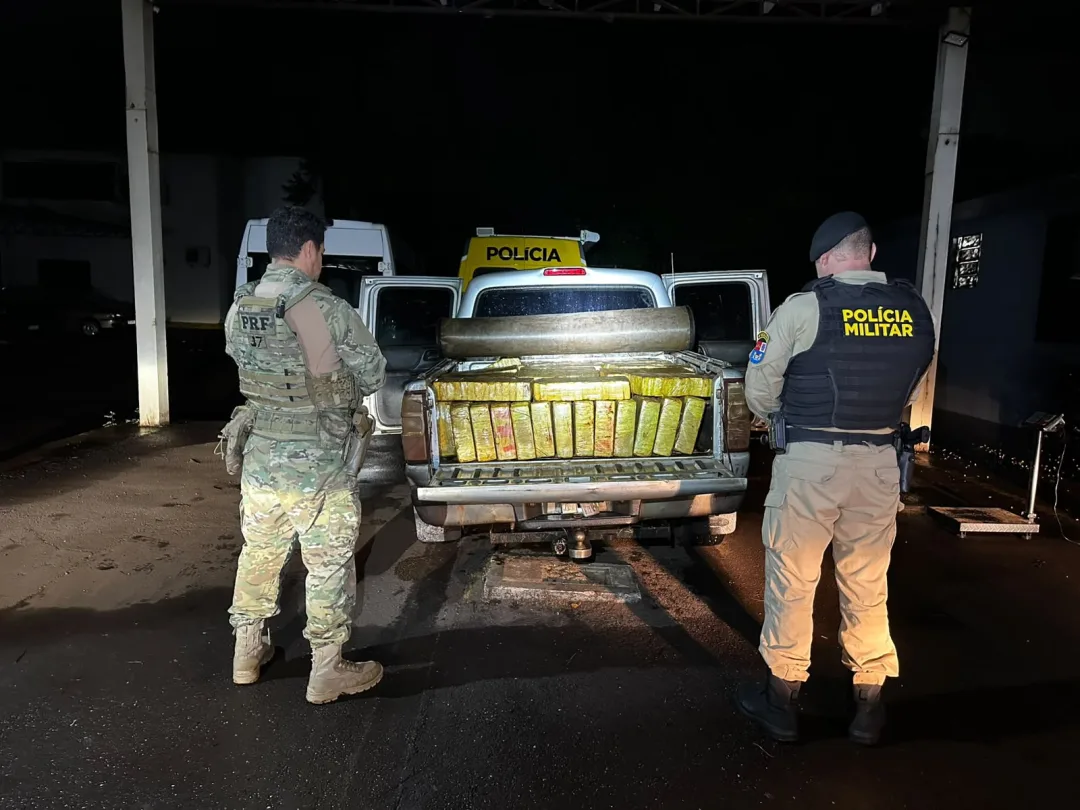Motorista abandona caminhonete com quase 1 tonelada de maconha após perseguição na BR-163