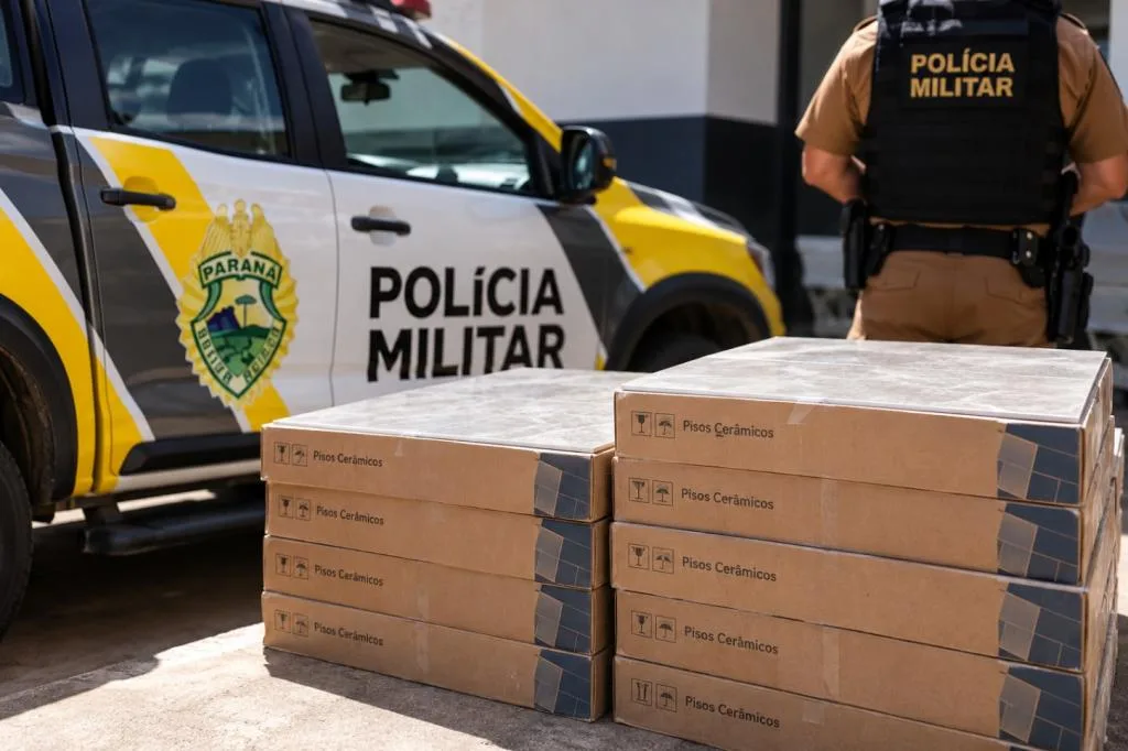 Polícia Militar recupera caixas de pisos furtadas de obra em Terra Roxa