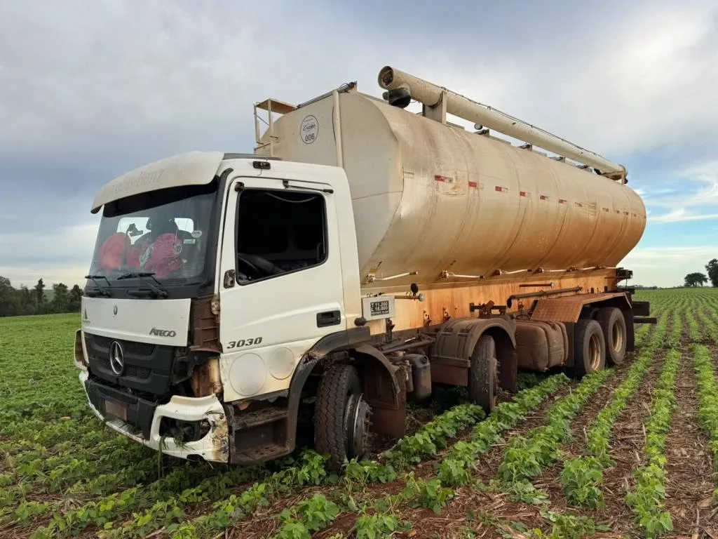 Colisão entre caminhões deixa dois feridos na PR-182, em Palotina