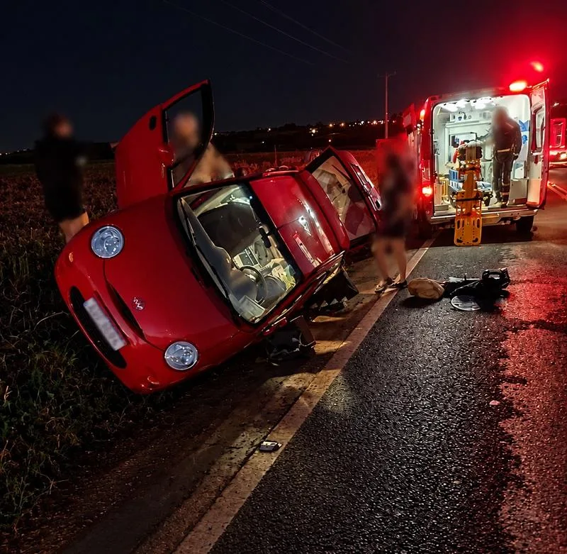 Motorista perde o controle do carro e capota na rodovia entre Quatro Pontes e Novo Sarandi