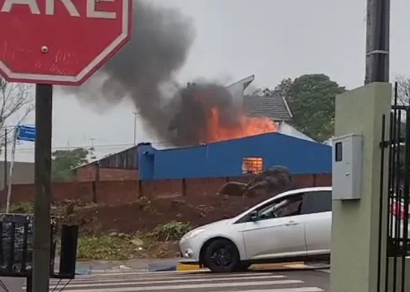 Mulher de 55 anos morre carbonizada em incêndio de residência em Toledo