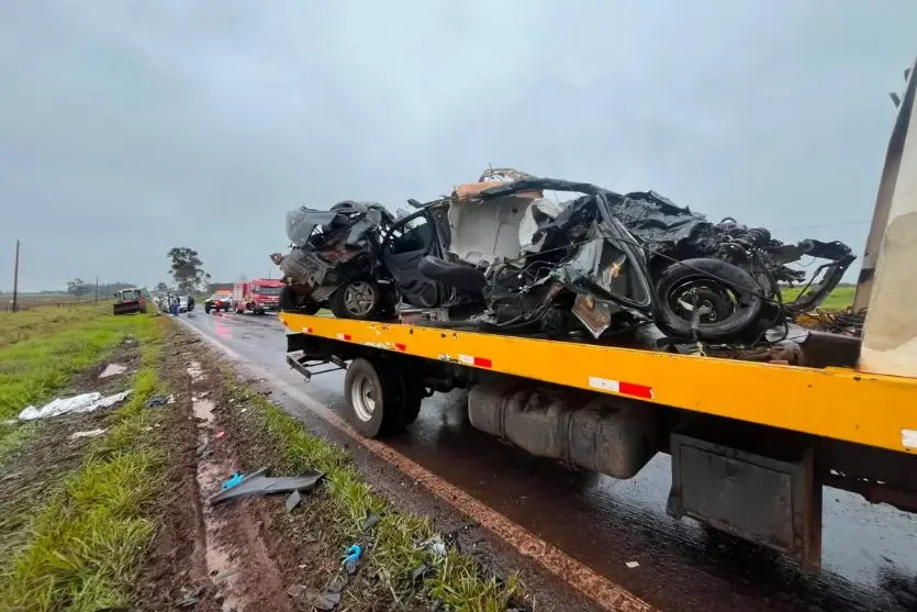 Casal de Umuarama morre em acidente entre carro e caminhonete no MS
