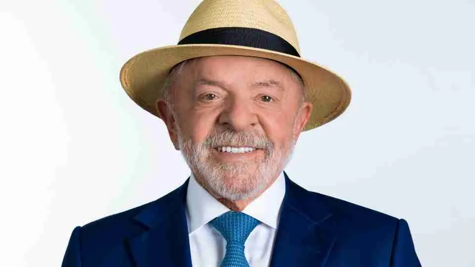 Lula vence Flávio Bolsonaro e é reeleito presidente do Brasil