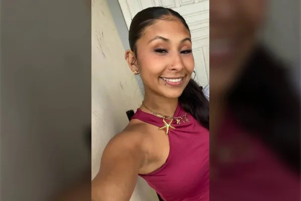 Jovem morre eletrocutada enquanto estendia roupa com máquina de lavar ligada na tomada no Paraná