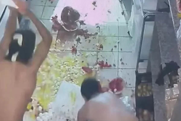 Adolescentes invadem escola e destroem mais de 400 ovos em Foz do Iguaçu