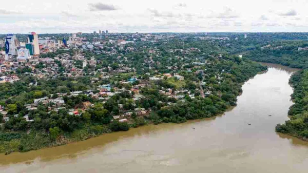 Itaipu reduz nível do reservatório para evitar nova cheia do Rio Paraná em Foz do Iguaçu