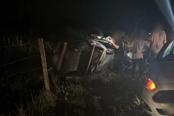Jovem em carro de Umuarama morre em colisão frontal na PR-482