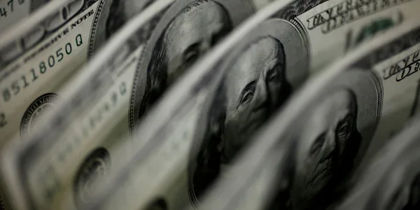 Dólar sobe 8,21% e bolsa cai 13,88% após reeleição de Lula