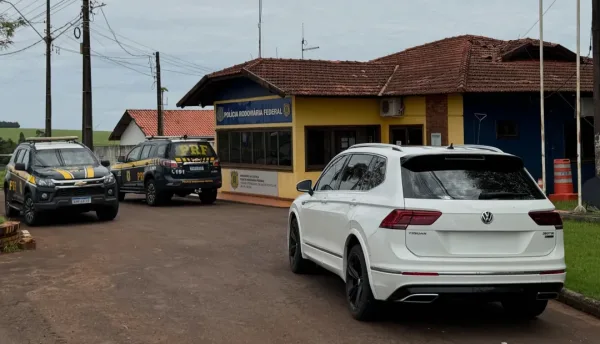 Homem é preso em Quatro Pontes com veículo furtado no MT