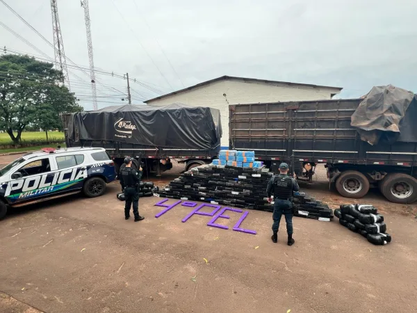 Carreta com mais de 2,6 toneladas de drogas é apreendida pela PM em Mundo Novo