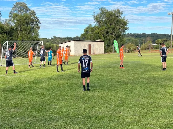Cinco jogos marcam início do Campeonato do Clube Canarinho